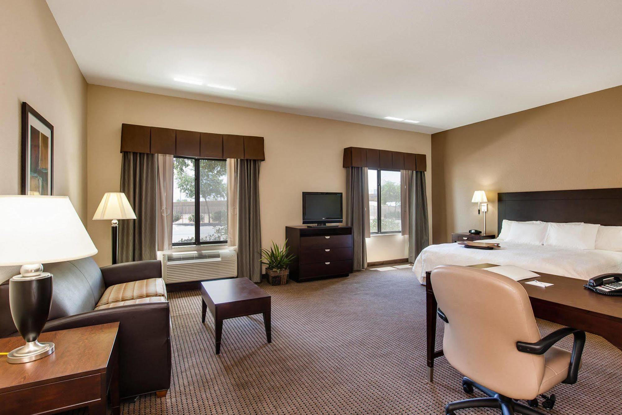 Hampton & Phoenix Glendale-westgate Hotel