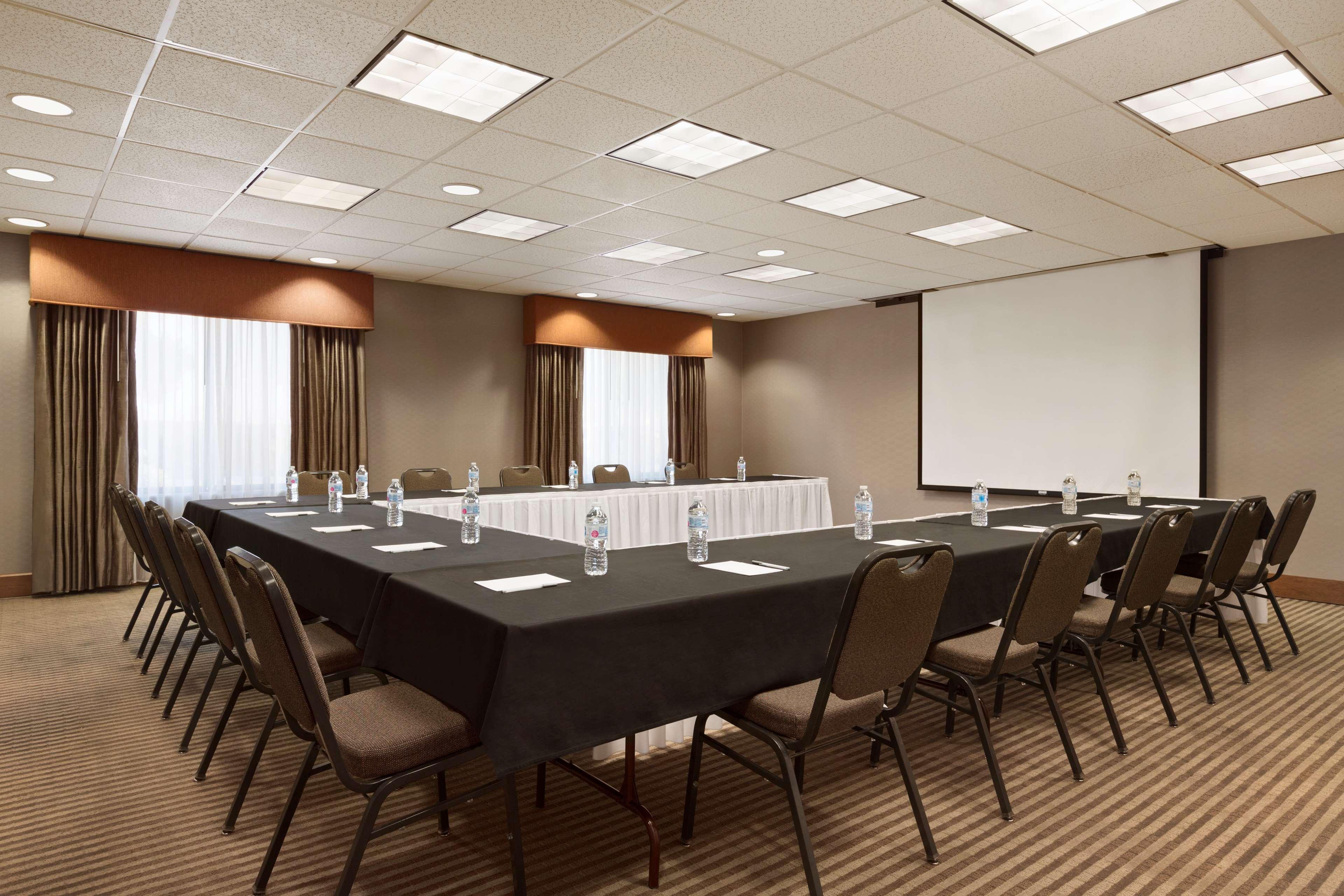 Hampton Inn&suites Phoenix Glendale-westgate 3* Glendale
