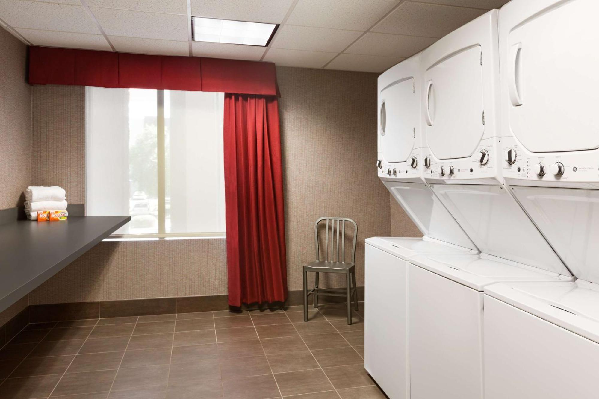 Hampton Inn&suites Phoenix Glendale-westgate