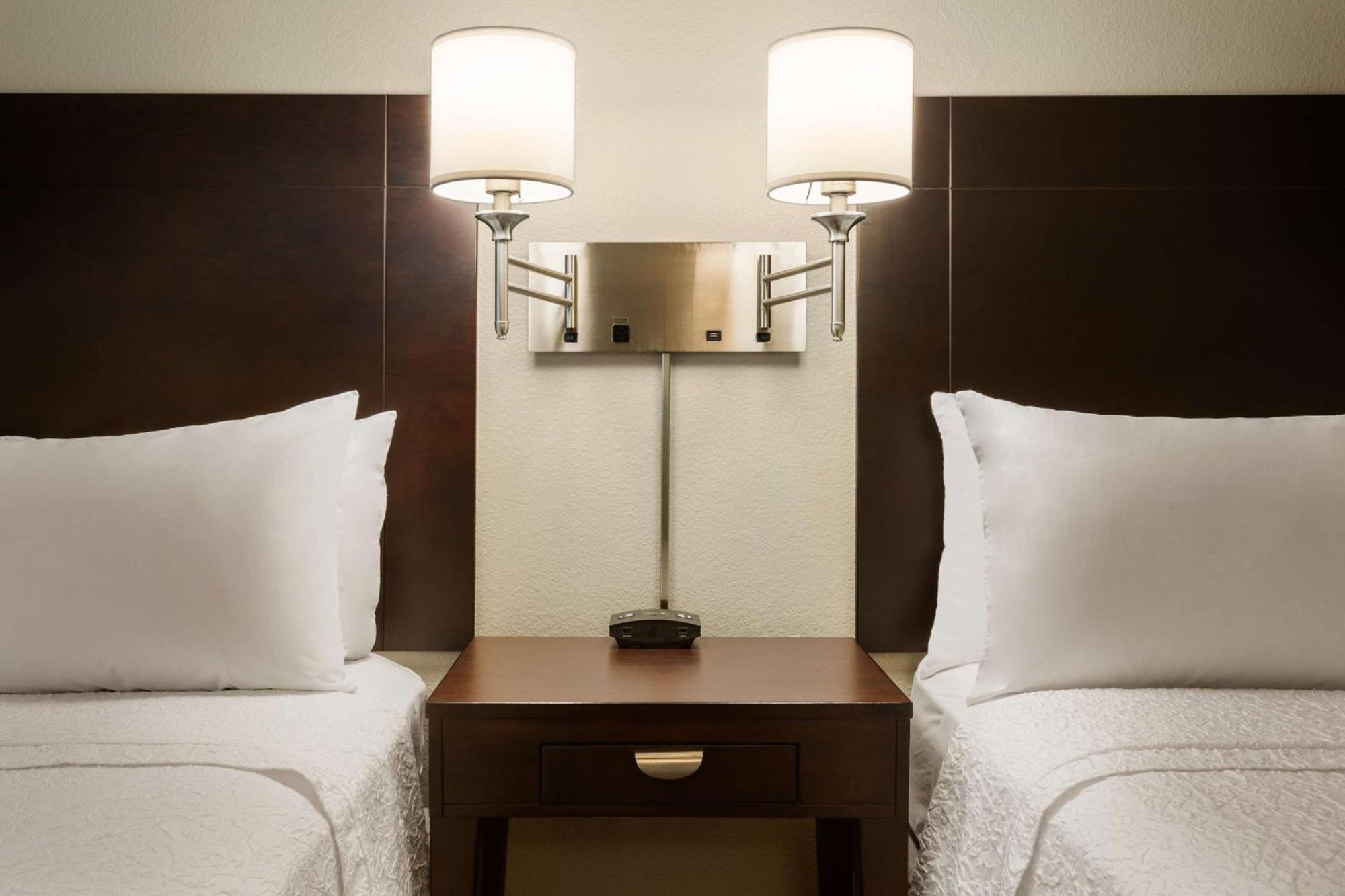 Hampton Inn&suites Phoenix Glendale-westgate Hotel 3*