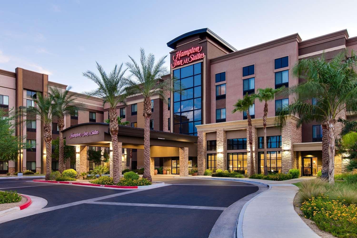 Hampton Inn&suites Phoenix Glendale-westgate 3*
