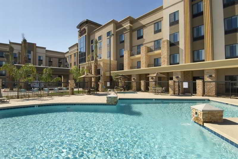Hampton Inn&suites Phoenix Glendale-westgate 3*