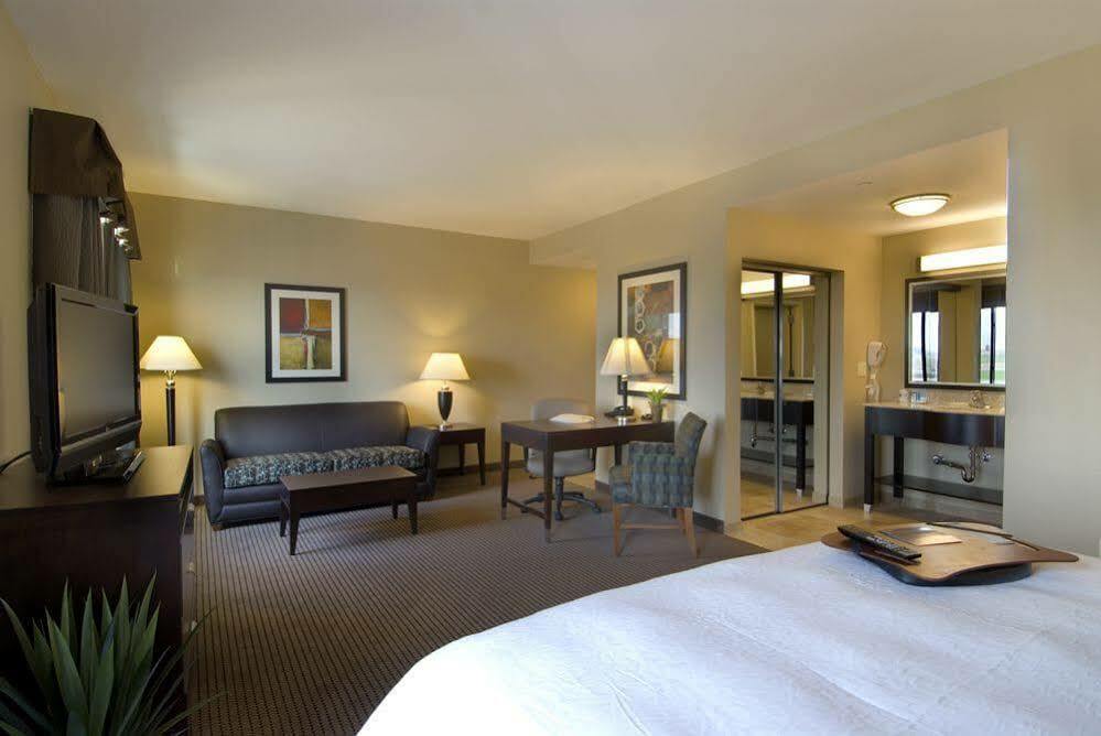 Hampton Inn&suites Phoenix Glendale-westgate